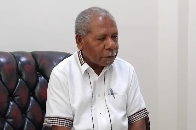 
					Ketua DPW NasDem Papua, Mathius Awoitauw. (KabarPapua.co/Alan Youwe)