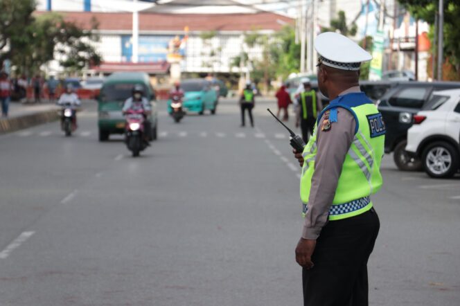 
					Ilustrasi petugas Polresta Jayapura Kota saat memantau arus lalu lintas. (Dok Humas Polresta)