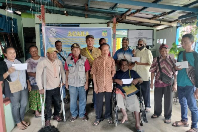 
					Para penyandang disabilitas yang tergabung dalam PPDI Papua. (KabarPapua.co/Natalya Yoku)