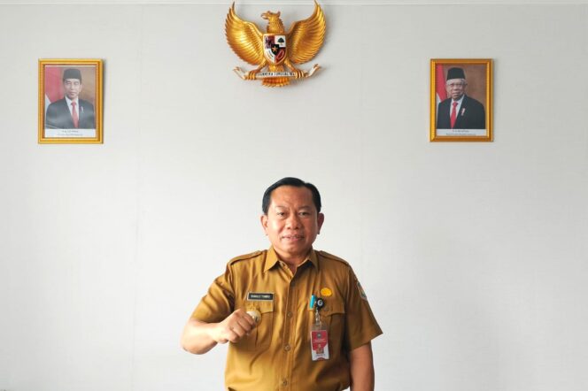 
					Penjabat Bupati Jayawijaya, Sumule Tumbo. (KabarPapua.co/Stefanus Tarsi)