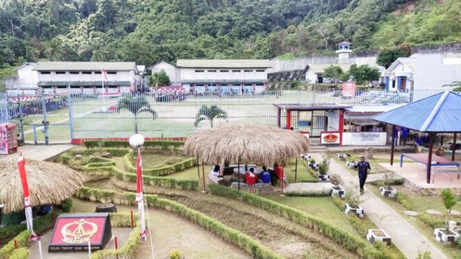 
					Suasana Lapangan Narkotika Kelas II A Doyo di Kabupaten Jayapura. (KabarPapua.co/Alan Youwe)