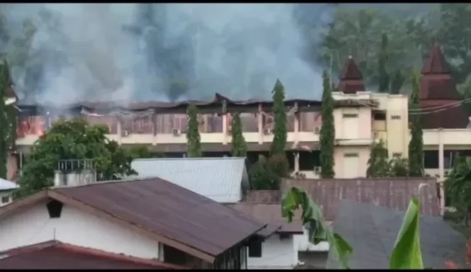 
					Kebakaran di Gedung D Kantor Bupati Jayapura