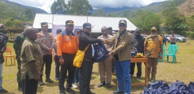 
					3 pejabat di Pemprov Papua Tengah dikirim ke lokasi bencana di Puncak Jaya dan Intan Jaya. (Foto: Pemprov Papua Tengah)