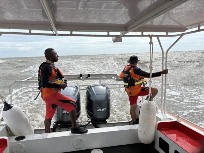 
					Pencarian dua penumpang long boat yang hilang di Perairan Mimika. (Foto: SAR Timika) 