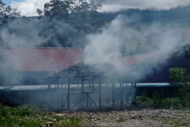 
					Tampak honai yang menjadi Posko Pemenangan PDI Perjuangan di Distrik Wouma, Kabupaten Jayawijaya, Minggu 18 Februari 2024. (Dok Polda Papua)