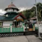 Masjid tua bersejarah di Fakfak, bernama Tua Patimburak, berlokasi di semenanjung Papua, merupakan salah satu peninggalan Islam di Papua.
(Foto: Biro Humas Kemenparekraf)