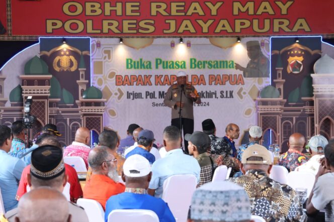 
					Kapolda Papua, Irjen Pol Mathius D Fakhiri saat Safari Ramadan di Aula Obhe Reay Polres Jayapura, Kamis 28 Maret 2024. (KabarPapua.co/Imelda)