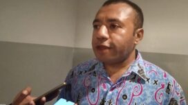 Kepala Seksi Penanganan Pengurangan Sampah dan Limbah B3 DLHK Kota Jayapura, Andy Kambu. (KabarPapua.co/Natalya Yoku)