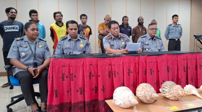 Kantor Imigrasi Jayapura merilis kasus yang menjerat 8 WNA Papua Nugini, Rabu 17 April 2024. (Istimewa)