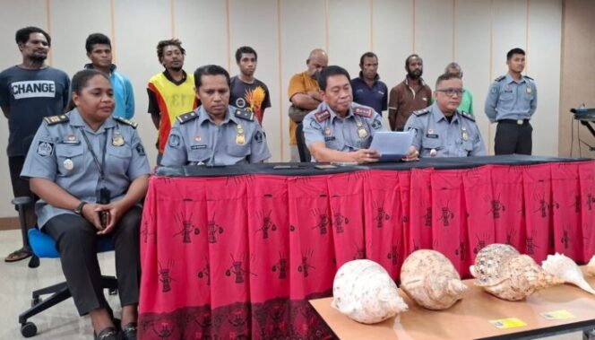 
					Kantor Imigrasi Jayapura merilis kasus yang menjerat 8 WNA Papua Nugini, Rabu 17 April 2024. (Istimewa)