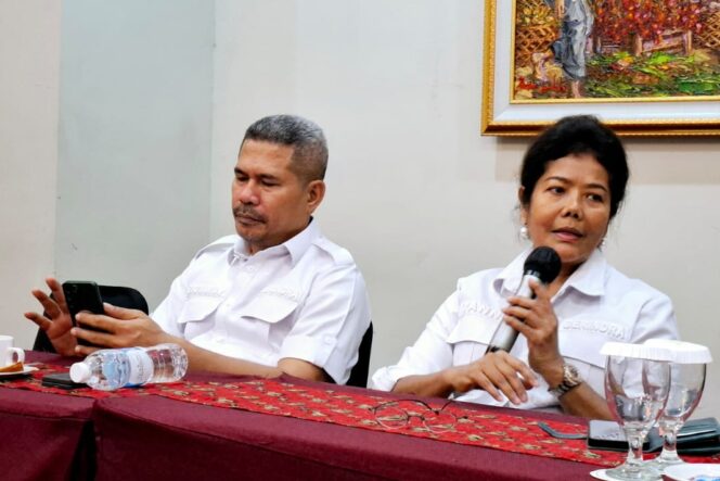 
					Ketua DPD Gerindra Papua, Yanni (kanan). (KabarPapua.co/Imelda)