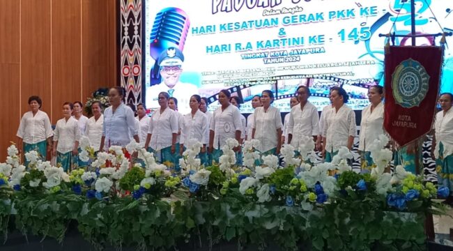 Peserta lomba paduan suara Hari Kartini di Kota Jayapura, Jumat 19 April 2024. (KabarPapua.co/Natalya Yoku)