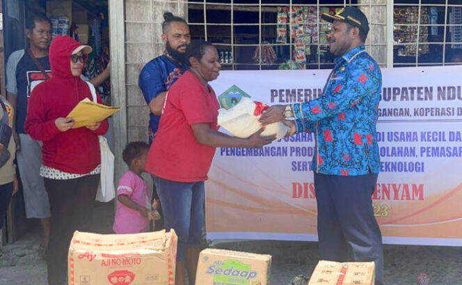 
					Searahkan bantuan. (Foto dok: humas pemda nduga)