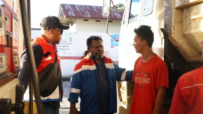 
					Pengecekan kesiapan BBM saat Lebaran yang dilakukan Pertamian Papua-Maluku. Foto: Pertamina Papua