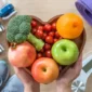 Ilustrasi buah dan sayur untuk hidup sehat/Net