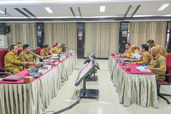 
					Rapat evaluasi kinerja triwulan kedua Penjabat Bupati Kepulauan Yapen, Weliam Manderi di Kemendagri, Jakarta, Senin 6 Mei 2024. (Humas Yapen)