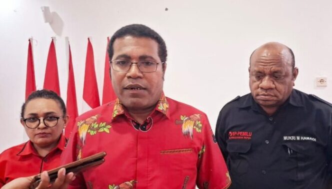 
					Ketua DPD PDIP Papua, Herry Naap. (KabarPapua.co/Imelda)