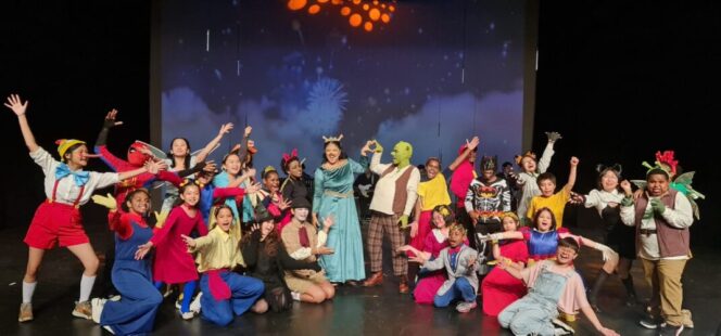 
					Seluruh penampilan peserta Shrek the Musical 2024 (Foto: PTFI)