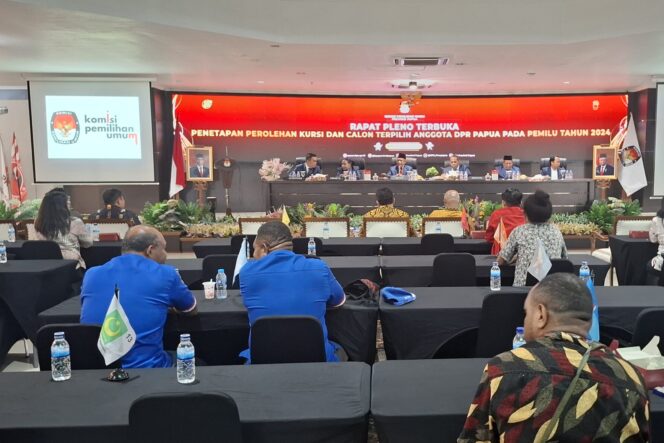 
					KPU Papua menetapkan calon terpilih anggota DPRD Papua pada Pemilu 2024. (KabarPapua.co/Imelda)