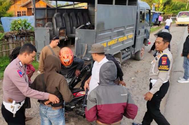 
					Polres Jayawijaya saat menggelar razia di Kota Wamena dalam rangka harkamtibmas. (Polda Papua)