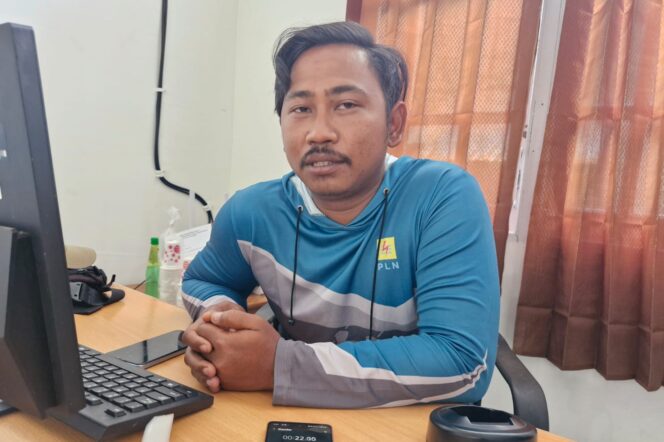 
					Plh Manager PLN ULP Agats, Kabupaten Asmat, Anton Prabowo. (KabarPapua.co/Abdel Syah)