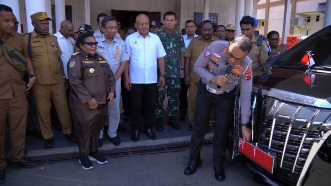 
					Provinsi Papua Tengah meluncurkan Nomor Registrasi Kendaraan Bermotor 'PT'  Foto: Pemprov Papua Tengah 