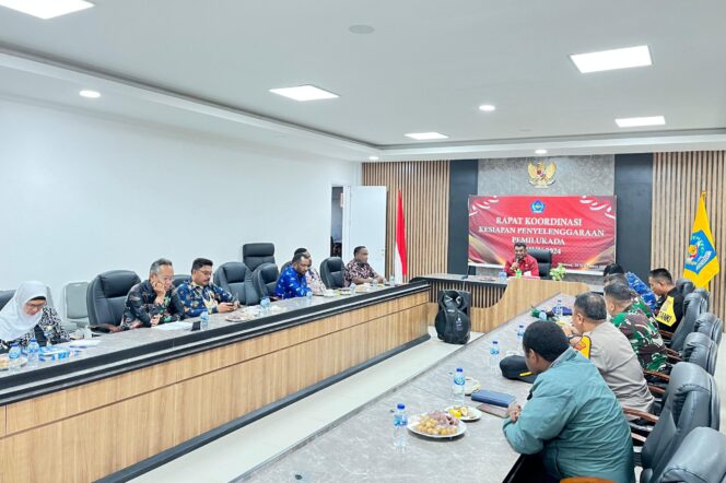 
					Pemerintah Kabupaten Jayawijaya menggelar rapat konsolidasi menjaga keamanan di Pilkada 2024. (KabarPapua.co/Stefanus Tarsi)