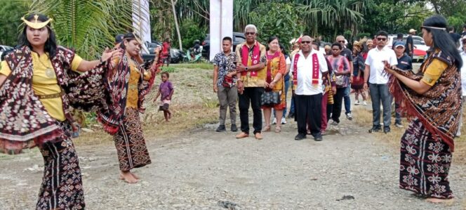 
					Masyarakat Ti'Langga Timika dukung pasangan JOEL. Foto: Tim Media JOEL Mimika 