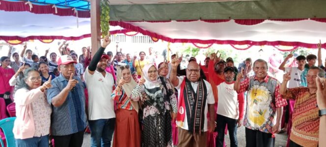 
					Relawan Lelemuku di Timika untuk kemangan pasangan JOEL.  Foto: Tim JOEL