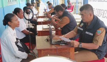 Panitia saat melakukan seleksi CPNS Papua Tengah. (Humas Pemprov Papua Tengah) 