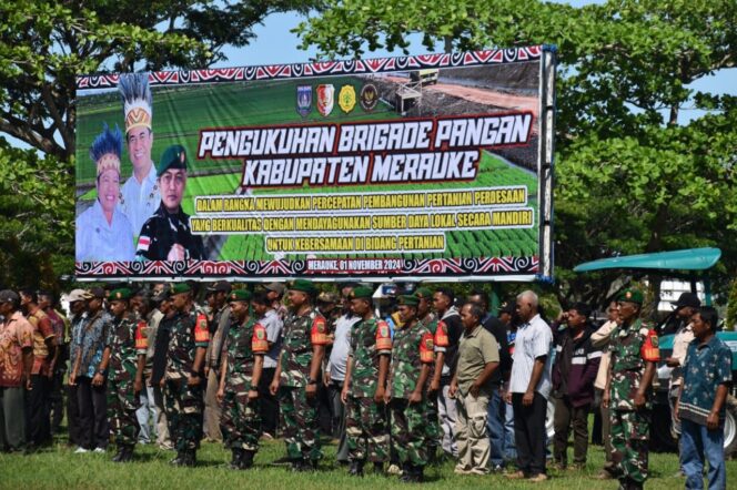 
					Pengukuhan Brigade Pangan di Merauke. Foto: Pendam Cenderawasih.