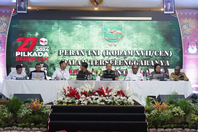 
					Pangdam Cenderawasih saat menjadi narasumber pada Konsolidasi Daerah KPU Provinsi Papua bersama KPU Kabupaten/Kota se-Provinsi. Papua yang dipimpin oleh Amijaya Halim, Komisioner KPU Bidang Divisi Hukum Provinsi Papua yang diselenggarakan di salah satu hotel di Sentani, Kabupaten Jayapura, Selasa 19 November 2024.  Foto: Pendam Cenderawasih