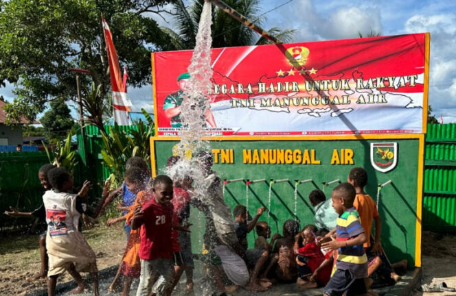 
					Program TNI Manunggal Air di Boven Digoel. Foto: Pendam Cenderawasih