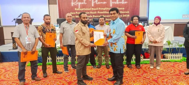 
					Pengesahan pemenang Pilkada Kabupaten Jayapura. Foto: Jayapurakab.go.id