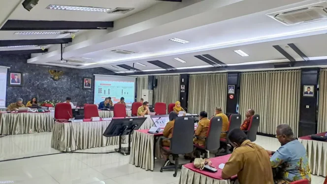 
					Evaluasi kinerja Pj Bupati Jayapura. Ft: Jayapurakab.go.id