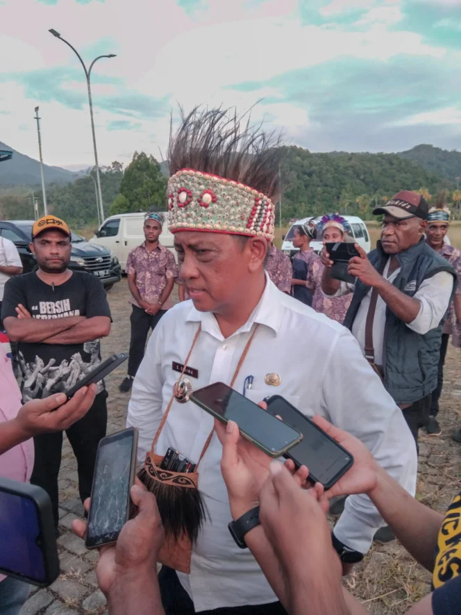 
					Penjabat Bupati Jayapura, Semuel Siriwa. Foto: Jayapurakab.go.id