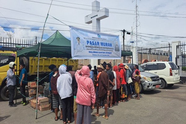 
					Pasar murah di Jayawiojara. Foto: Jayawijayakab.go.id