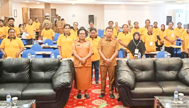 
					Foto bersama Dinkop dan UMKM Kabupaten Jayapura gelar pelatihan Digital Marketing. (Dok: jayapurakab.go.id)