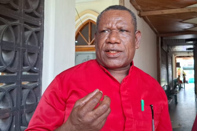 
					Ketua Klasis Port Numbay, Pdt Andris Tjoe. (KabarPapua.co/Imelda)