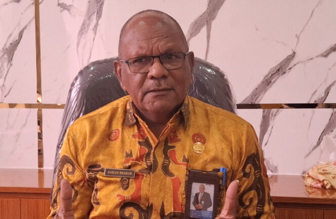 
					Kepala Kemendugbangga Papua, Sarles Brabar. Foto: Imelda/kabarpapua.co