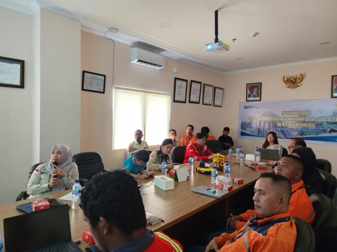 
					PT PLN Indonesia Power UBP Holtekamp melakukan sosialisasi terkait cuaca dengan judul: “Hubungan Perubahan Iklim dan Cuaca Extrem di Kota Jayapura” Foto: PLN IP UBP Holtekamp