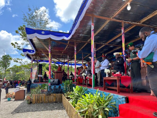 
					Peluncuran Alkitab Bahasa Ngalikmdi Dekai, Kabupaten Yahukimo, Provinsi Papua Pegunungan.