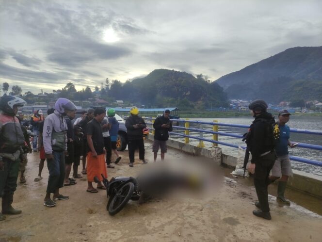 
					Penemuan jasad tukang ojek di Pelabuhan  Aikai Paniai. Foto: Polres Paniai
