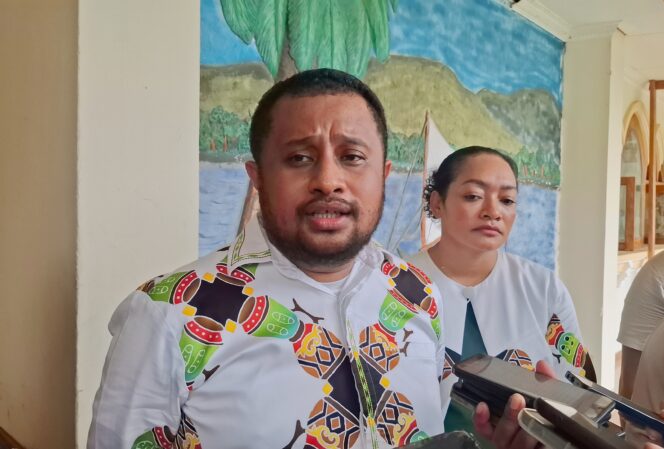 
					Ketua DPR Papua (DPRP), Deny H. Bonai. Foto: Imelda/KabarPapua.co