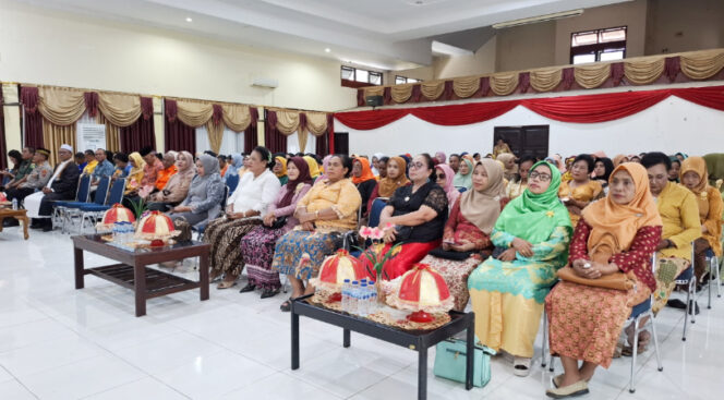
					Suasana GOW Kepulauan Yapen gelar peringatan Hari Kartini ke 146 dan Halalbihalal. (KabarPapua.co/Ainun Faathirjal)