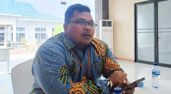 
					Kabag Otonomi Khusus Pemprov Papua Tengah, Edward Renmaur. (KabarPapua.co/Vero) 