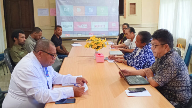 
					Saat YSSI menggelar pertemuan bersama Dinkes Provinsi Papua, guna mendorong kerjasama yang dirancang dalam bentuk Multi Steakholder Forum (MSF). (KabarPapua.co/Natalya Yoku) 