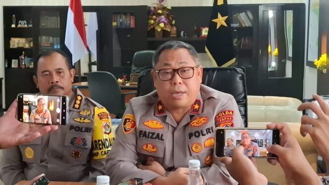 
					Kasatgas Ops Damai Cartenz 2025, Brigjen Pol Faizal Ramadhani sat memberikan keterangan kepada wartawan di Mapolda Papua. Foto: Imelda/Kabarpapua.co