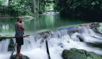 Wisata alam Air Terjun Kali Manainumi di Kabupaten Kepulauan Yapen, Papua. (IST)