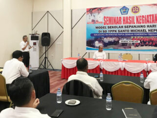  Asisten I Sekda Kabupaten Jayawijaya Tinggal Wusono saat memberikan sambutannya. (KabarPapua.co/Agris Wistrijaya)